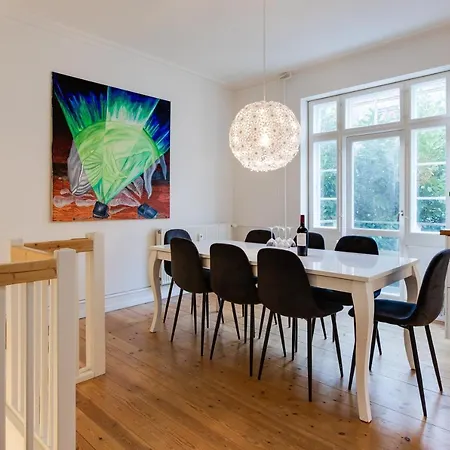 3 Bedroom 2 Bath Apartment In Lovely Neighbourhood Lejlighed *