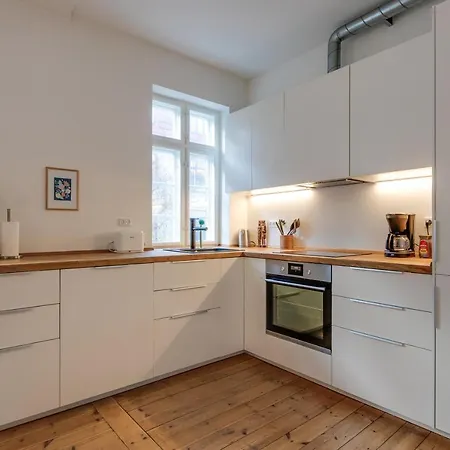 3 Bedroom 2 Bath Apartment In Lovely Neighbourhood København