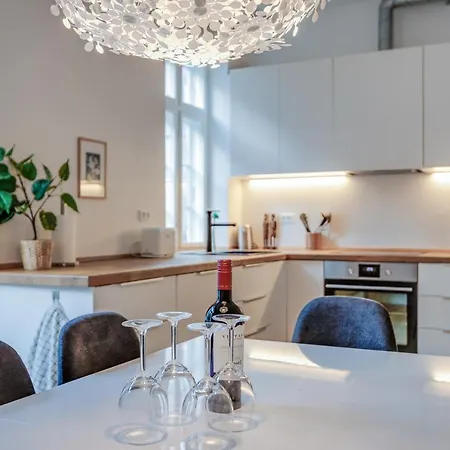 3 Bedroom 2 Bath Apartment In Lovely Neighbourhood Lejlighed