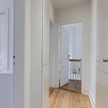 Lejlighed 3 Bedroom 2 Bath Apartment In Lovely Neighbourhood København