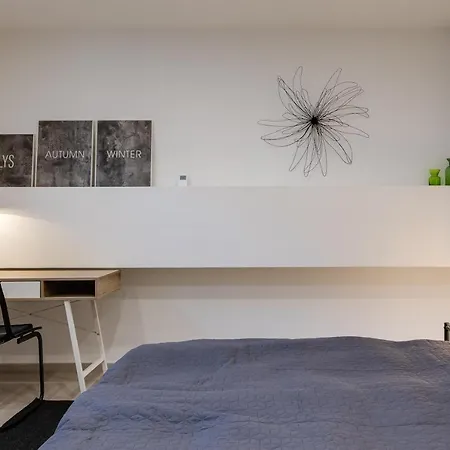 3 Bedroom 2 Bath Apartment In Lovely Neighbourhood Lejlighed