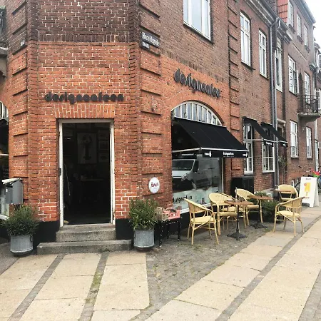 3 Bedroom 2 Bath Apartment In Lovely Neighbourhood Lejlighed København